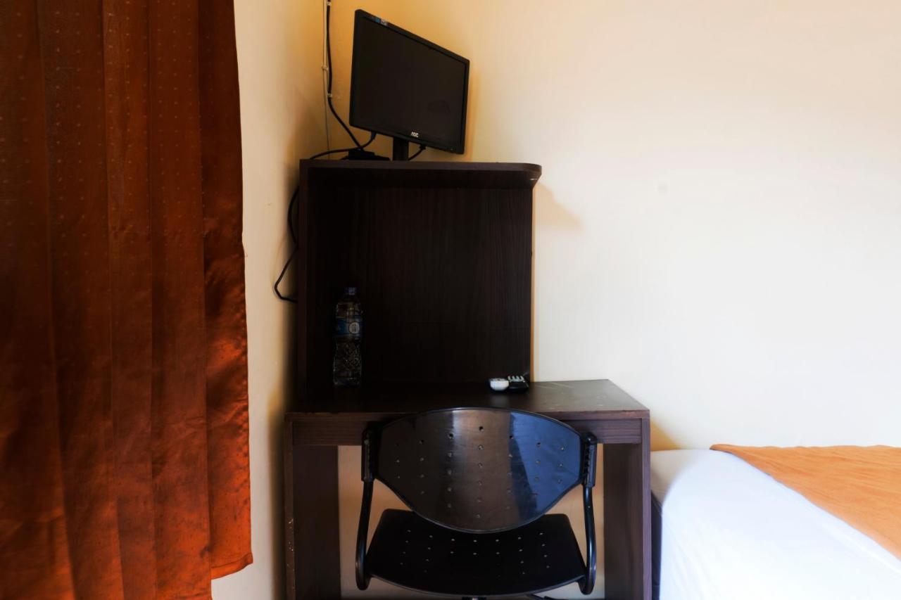 Salihara Kost Hotel Jakarta Ngoại thất bức ảnh